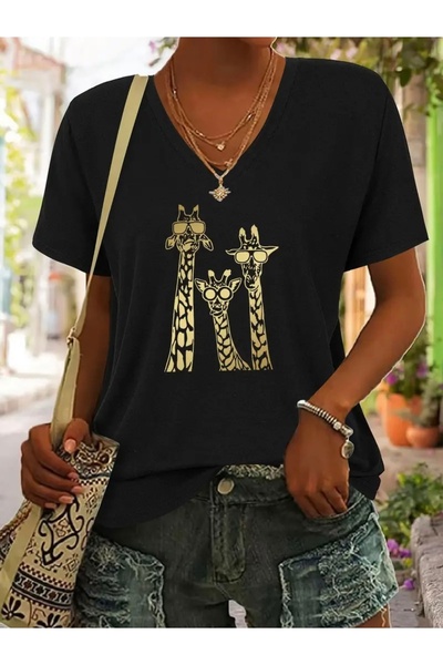 Deocept Giraffe Printed Women's Oversize V-Neck T-Shirt