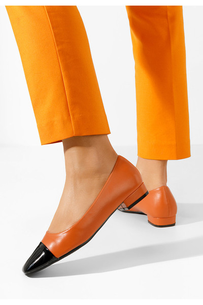 B T Shoes Camelové lodičky na nízkém podpatku Erias