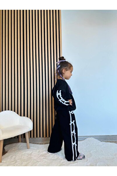 Magu Lány pamut fekete masnis, gyöngyös szalag részletesen kidolgozott tréningruha szett