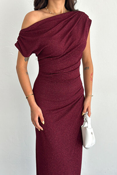 Modelmaster Anvelop Işıltı – Tek Omuz Simli Yırtmaçlı Abiye Elbise