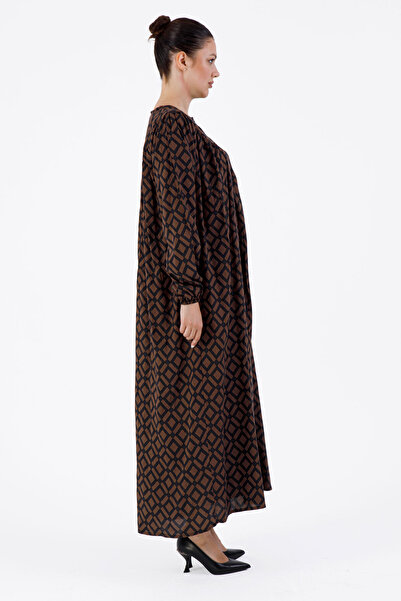 Mihvera Kare ve Baklava Desenli Tesettür Elbise