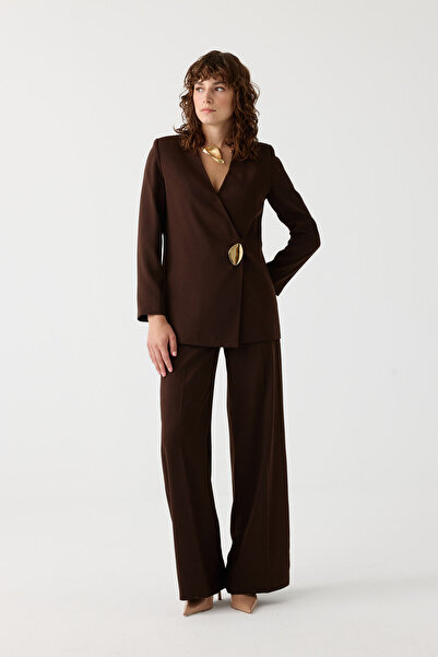 Dizayn Ella Gold aksesuarlı kruvaze kapama ceket takım EL-2704