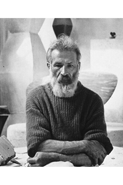 Arta Sarmei Constantin Brancusi – Portrait in String Art technique made of continuous waxed thread 50×50 cm