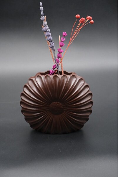 BROWN DECORATIVE VASE