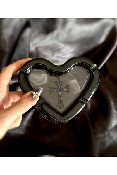 Milo Art El Yapımı Haç Figürlü Saydam Siyah Epoksi Kalp Küllük Kül Tabağı