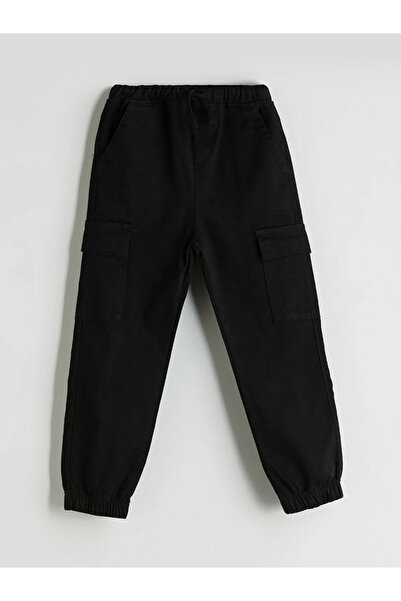 LC Waikiki بنطلون جوجر كارجو للأولاد بخصر مطاطي أسود -لنفسك-