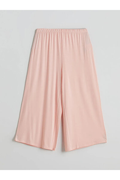 LC Waikiki Σετ γυναικεία πιτζάμες Capri με λαιμόκοψη V