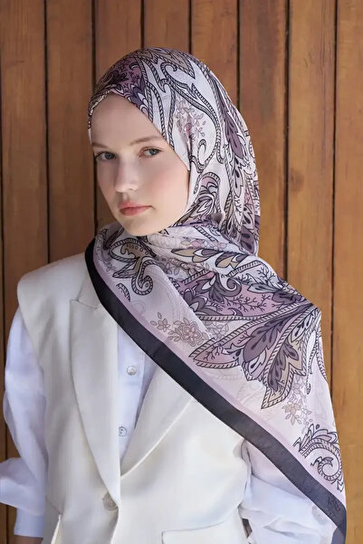 Madame Polo شال بنمط لا ينتهي من إندلس ألايف - أسود
