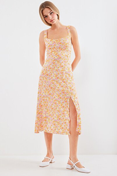 Hiccup Bdart Midi Dress with Square Neckline and Slit in Upright Posture