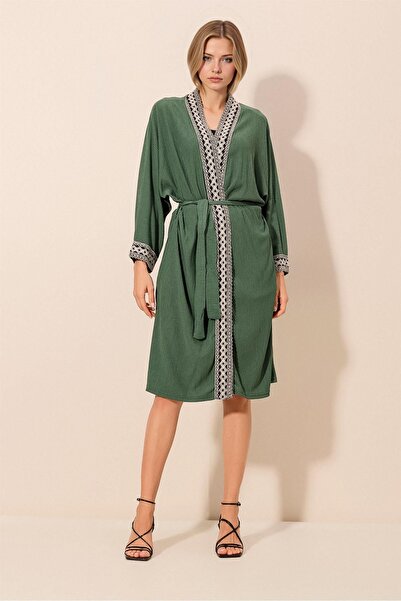 Hiccup Bdart Shawl Collar Embroidered Long Kimono