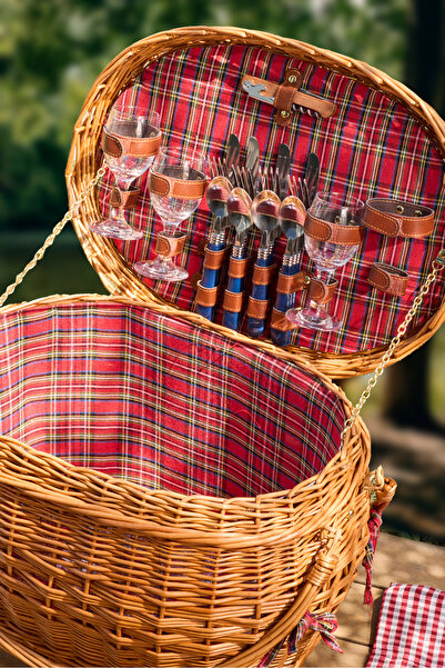 Perotti Cestino Italy 4 Person Picnic Basket