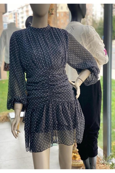 MANDALİNBUTİK Siyah puantiyeli drapeli kadın elbise