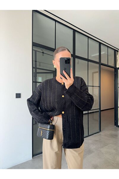 BB Bensu Buyruk سترة YUMOŞ سوداء لامعة مع أزرار ذهبية