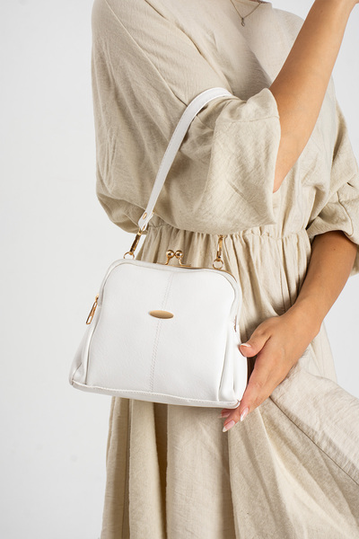 change time Women's Arm, Shoulder, Crossbody Bag with 4-Eyelet Scholarship Lining Width: 22cm Length: 16cm Bottom: 7cm