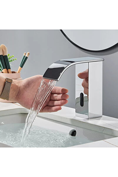 BisDesign ® Bathroom Sink Faucet, Sensor Turning Water Off and On, Waterfall Type, Chrome, Size 15 cm