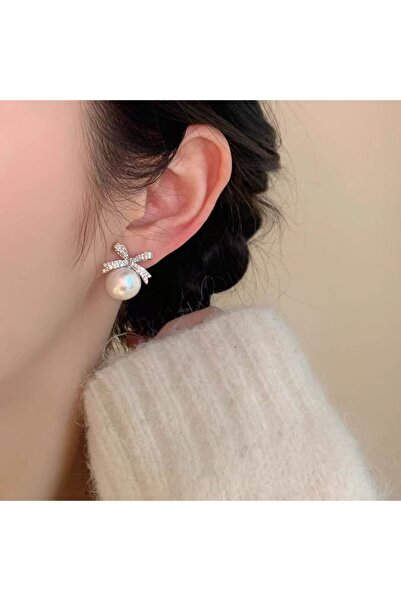 toptanhanem أقراط من اللؤلؤ باللون الفضي مع تفاصيل فيونكة رومانسية - مجوهرات ...