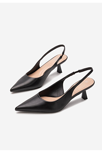 B T Shoes Černé lodičky na nízkém podpatku Criselda