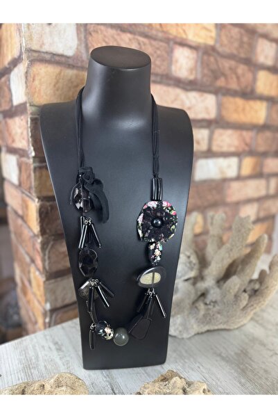 SEDEF TAKI Güllü doğal taşlı boncuklu uzun kolye