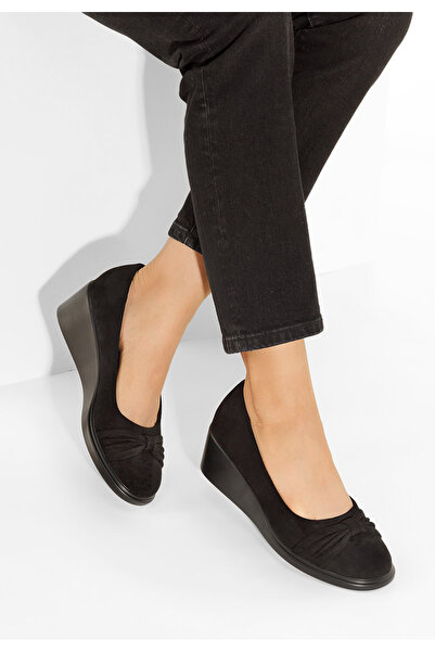 B T Shoes černé lodičky na klínku Fines V2