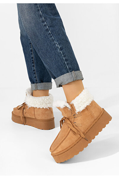 B T Shoes Camelové kotníkové kozačky na platformě Pearly