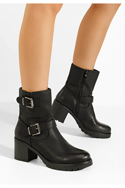 B T Shoes Черни боти на ток Caresia
