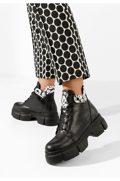 B T Shoes Women's black Saeva leather boots