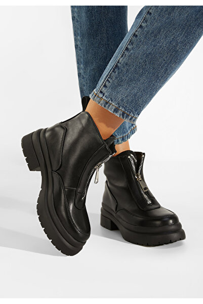 B T Shoes Черни боти на платформа Santina
