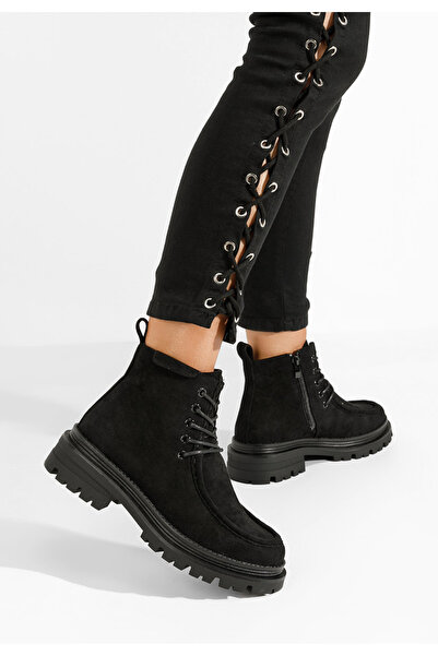 B T Shoes Дамски черни ботуши Castilma