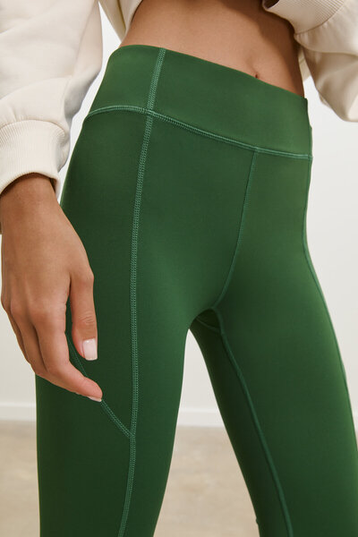 Stradivarius Cut-out cropped leggings