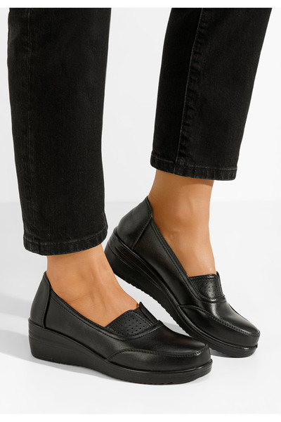 B T Shoes Černé mokasíny na klínku Marilena