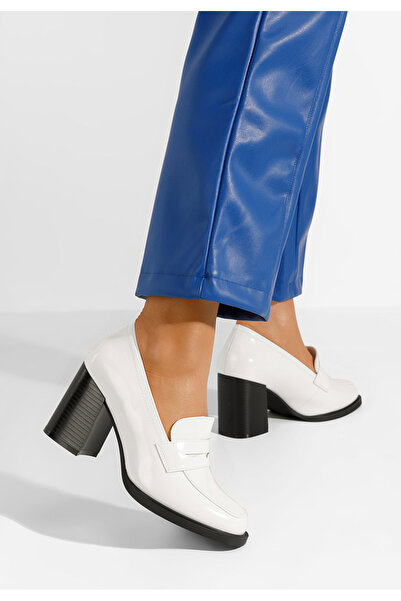 B T Shoes Bílé mokasíny na podpatku Odesia V4