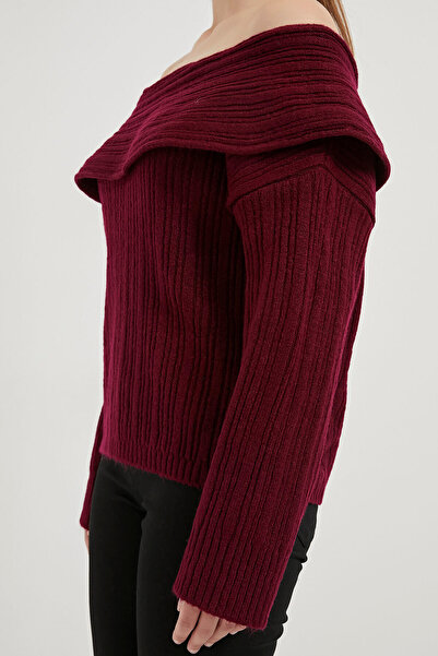 Arma Life Women's Madonna Collar Off-The-Shoulder Plain Burgundy Knitwear Sweater