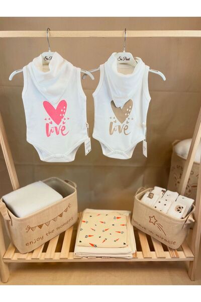 babytex طقم ملابس أطفال مكون من 4 قطع، 2 قطعة من الملابس الداخلية مع مريلة