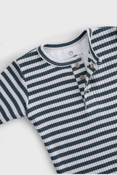 Little Gusto Modal Baby Body Long Sleeve Green Bodysuit with Adjustable Snaps