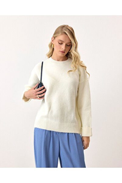 AÈC PRIVÈ Women's Soft Sweater with a Beard 7777