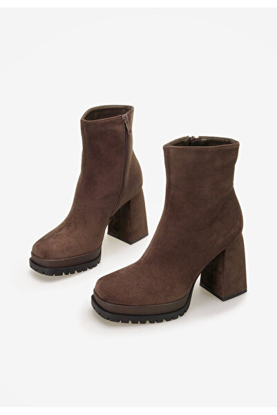 B T Shoes Hnedé kotníkové boty na podpatku Aeria