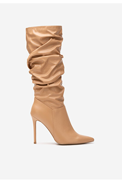 B T Shoes Béžové kozačky na jehlovém podpatku Axendra