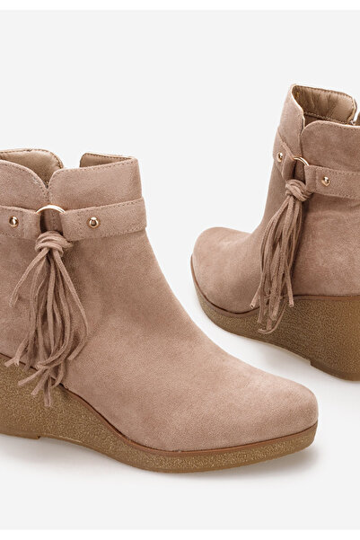 B T Shoes Khaki kotníkové boty na klínku Allura