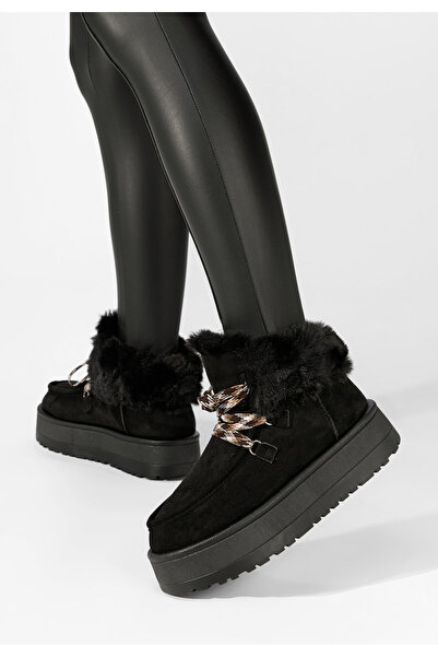 B T Shoes Černé kotníkové kozačky na platformě Aseva