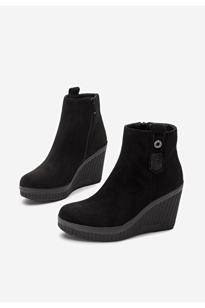 B T Shoes Černé polokozačky na platformě Charlet