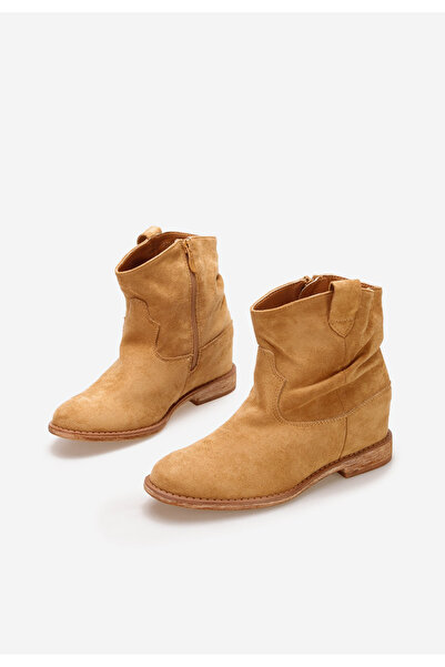 B T Shoes Camelové kotníkové boty na klínku Medova