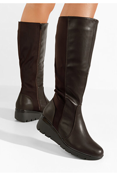 B T Shoes Hnedé kozačky na klínku Daneria