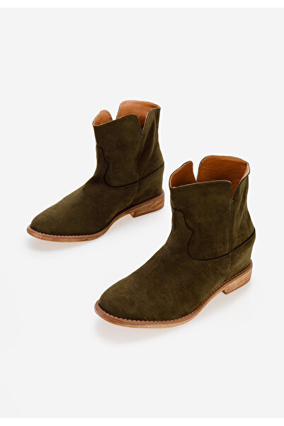 B T Shoes Zelené kotníkové boty na klínku Acosta