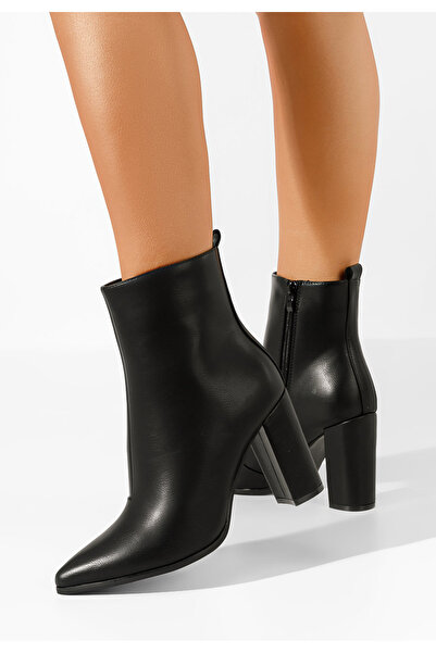 B T Shoes Černé kotníkové boty na podpatku Adalina