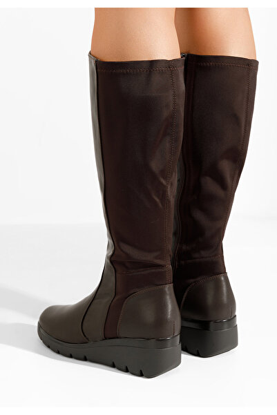 B T Shoes Hnedé kozačky na klínku Daneria