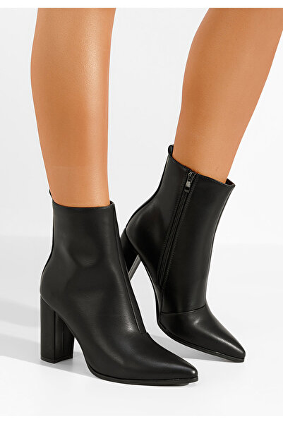 B T Shoes Černé kotníkové boty na podpatku Adalina