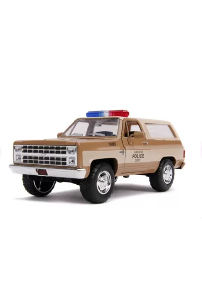 JollyMag Kovový model policejního Chevroletu K5 z roku 1980 v měřítku 1:24.