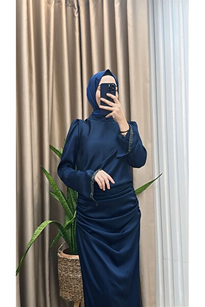 MERVE TESETTÜR Сукня з атласу з камінням на рукавах і розрізом на талії