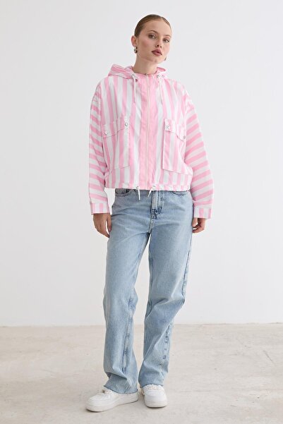 LEVURE سترة بقلنسوة مخططة بحرية مع خطوط وردية