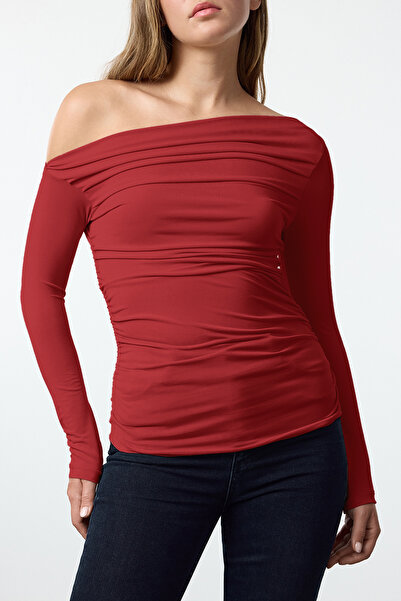 Trendyol Collection Red Gather/Drape Detail Fitted/Slim Fit Long Sleeve Stretchy Knit Blouse Twoaw25Bz00248